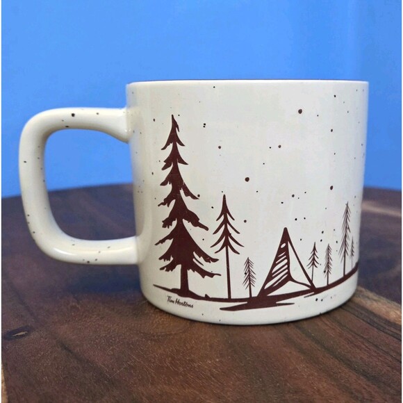 Limited Edition Tim Hortons Ceramic Mug Woodland Beaver 2019 Holiday Cream/Rust - Picture 3 of 10